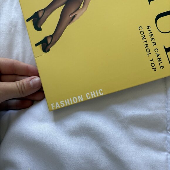 NEW Vintage HUE Womens 3 Black Sheer Control Top Pantyhose #2076 Made In USA - Picture 3 of 6